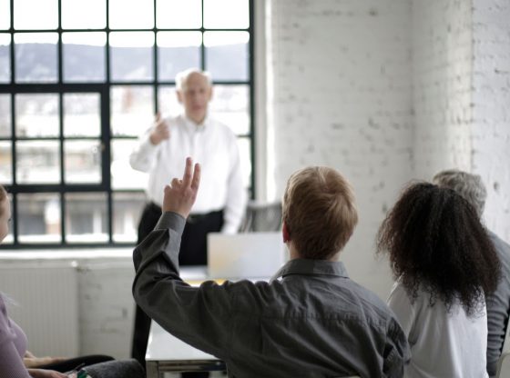 hiszpanskie zaimki pytajace z przykladami