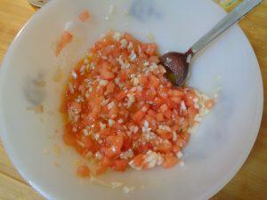 przepis na pyszne pory gotowane z winagretem pomidorowym/ cocinar - gotowanie po hiszpansku/ puerros con vinagreta de tomates/ hiszpanskie przepisy/ gotuj po hiszpansku/ darmowe lekcje online jezyka hiszpanskiego dla poczatkujacych